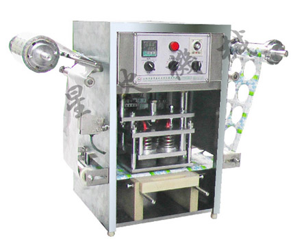 塑料盒自動(dòng)灌裝封口機(jī)
塑料盒自動(dòng)灌裝封口機(jī)