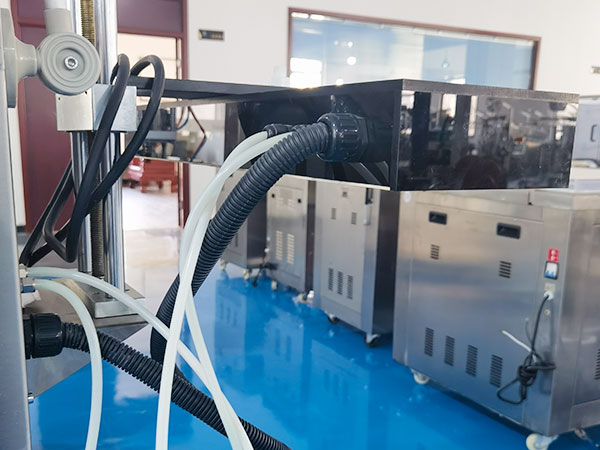 天津全自動灌裝封口機(jī)